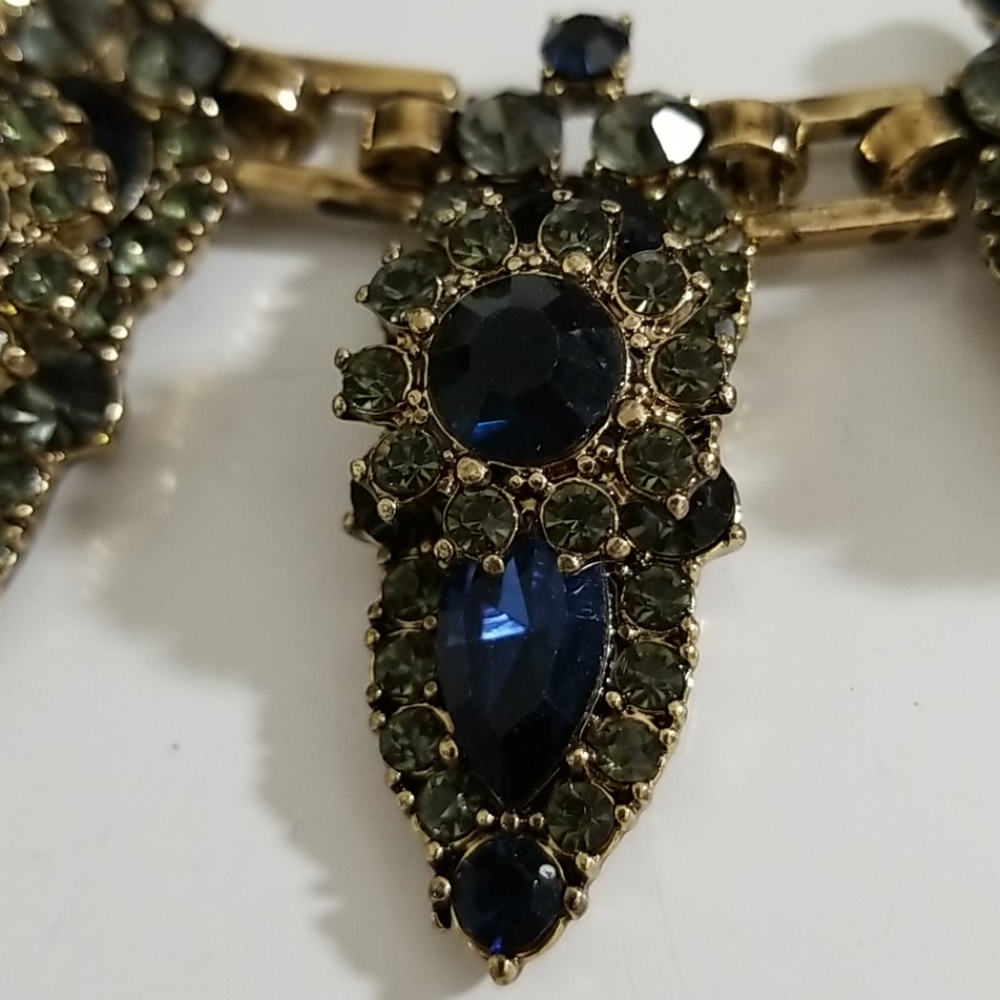 Cara Crystal Necklace - Picture 2 of 3